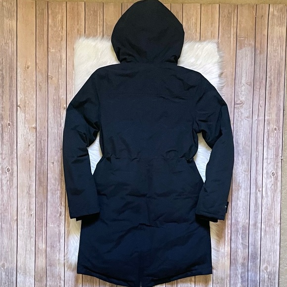 The North Face Women’s Snow Down Waterproof Parka - Picture 5 of 9